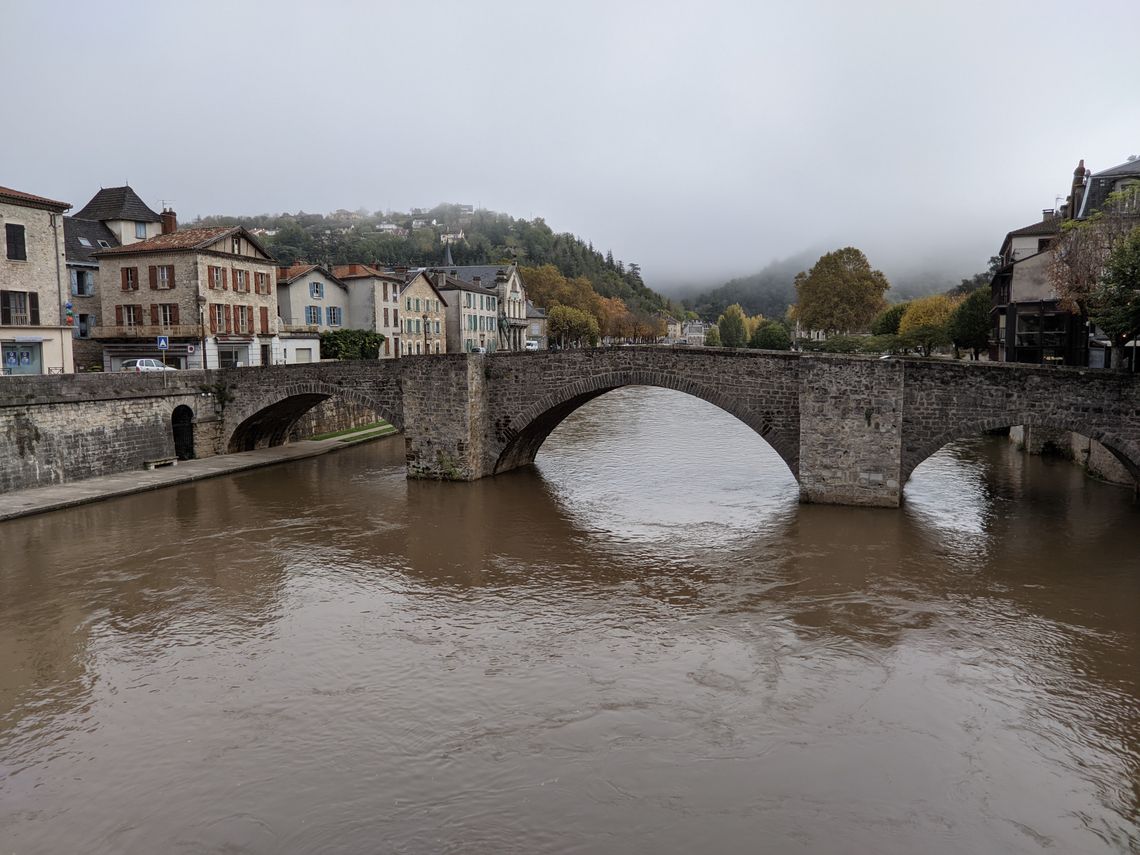 Un magnifique pont sur l'Aveyron