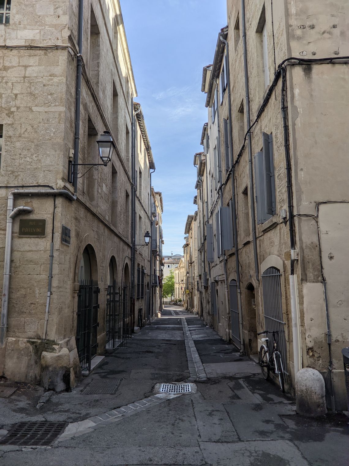 Une rue du centre ancien de Montpellier : un véritable dédale