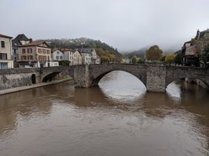 Un magnifique pont sur l'Aveyron